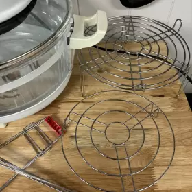 C2000 GALLOPING GOURMET Aire Oven Tv #2